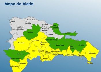 COE eleva alerta en 23 provincias ante posible formación ciclónica