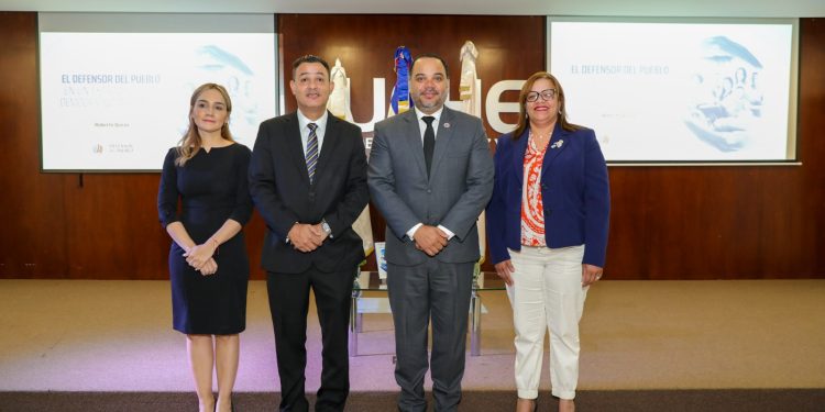 Ponen en circulación libro "El Defensor del Pueblo en un Estado social y democrático de derecho"