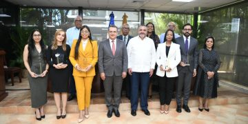 JCE-IESPEC ponen en circulación “Compendio de Ensayos en Materia Electoral y del Estado Civil” del “Tercer Concurso Nacional de Ensayo: Democracia e Identidad 2024”