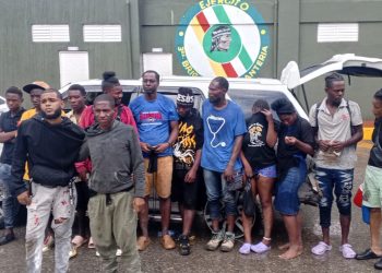 Ejército detiene dos hombres en una jeepeta con 11 migrantes haitianos en San Juan de la Maguana