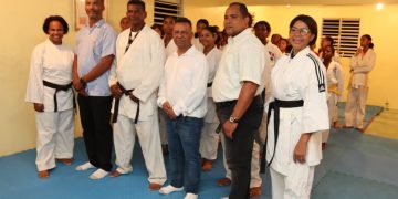 Sensei Damaso Guzmán y Vianney Castro visitan sector las Cañitas para apoyar el desarrollo del karate en la comunidad