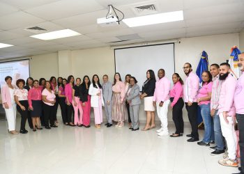 Administrador del INAVI resalta importancia de la detección temprana del cáncer de mama para salvar vidas 