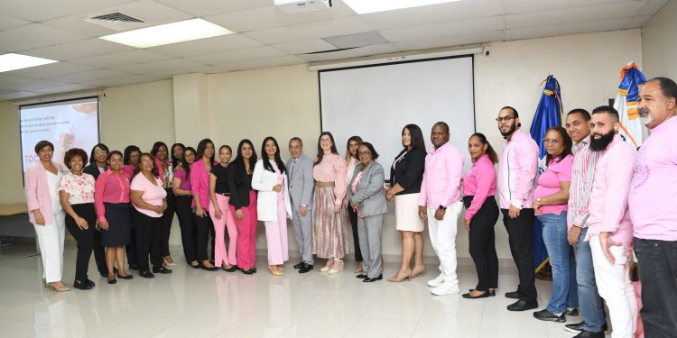 Administrador del INAVI resalta importancia de la detección temprana del cáncer de mama para salvar vidas