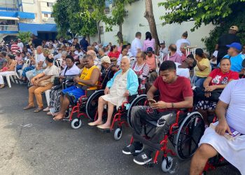 Más de 1,200 familias impactadas con sillas de rueda gratuitas de Wheelchair Foundation Y Fundación Cruz Jiminián