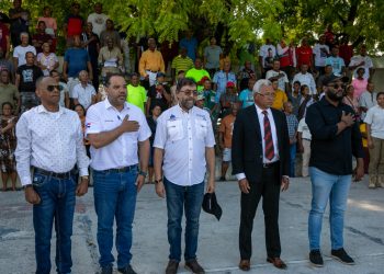 Defensor del Pueblo y el INDRHI coordinan acciones para rescatar Laguna de Cabral junto a líderes comunitarios