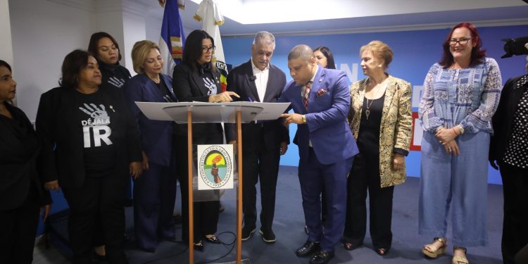 El Partido Revolucionario Dominicano se convierte en la primera organización política en respaldar la Reforma Integral “Déjala Ir”