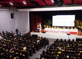 UNIREMHOS gradúa 540 profesionales de grado y postgrado