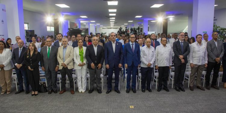 Presidente Abinader lanza programa “RD-Trabaja” con más de 7,000 vacantes disponibles de empleos formales