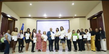 Educación premia a docentes de la Regional 15 por alto desempeño en alfabetización