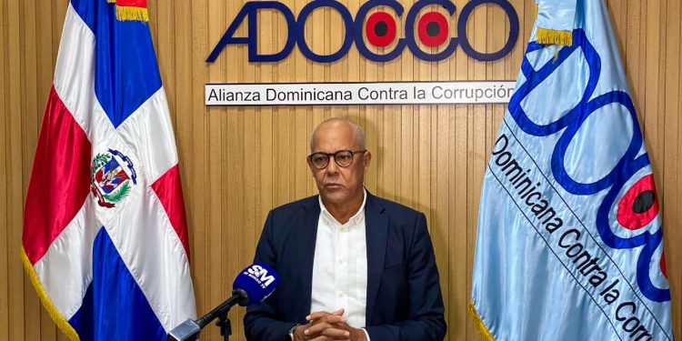 ADOCCO acusa a Carlos Pimentel de faltar a la verdad sobre el proceso de licitación del Intrant