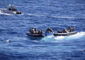 EEUU efectuó maniobras militares con fuego real en el mar Caribe como parte de su ofensiva contra el narcoterrorismo