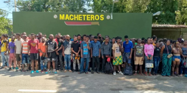 Ejército detiene 170 extranjeros indocumentados en diferentes comunidades de Valverde