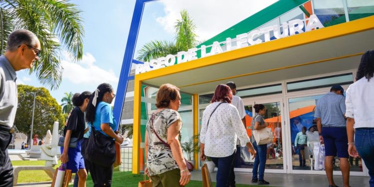 Feria del Libro finaliza con más de 700 mil visitantes, estableciendo récord de asistencia