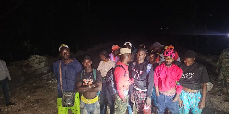 Más de 14 mil indocumentados detenidos en septiembre durante operativos del Ejército de República Dominicana