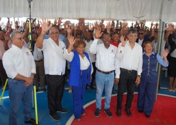 Más de 6 mil personas serán beneficiadas con títulos de propiedad en Santo Domingo Oeste