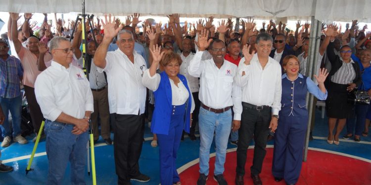 Más de 6 mil personas serán beneficiadas con títulos de propiedad en Santo Domingo Oeste