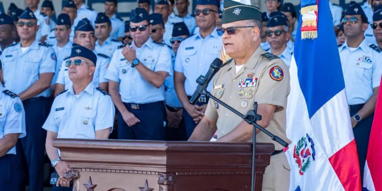 Ministro de Defensa encabeza jornada de trabajo en la FARD