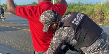 Policía ocupa decenas de motocicletas y arresta varias personas en operativos preventivos en La Victoria, SDN