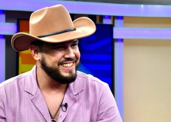 Sacha se posiciona como nueva voz con su bachata “Inútil” y gira de promoción en RD