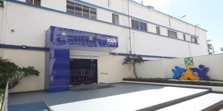 DGCP suspende licitación del Ayuntamiento de Azua tras hallazgos en monitoreo preventivo