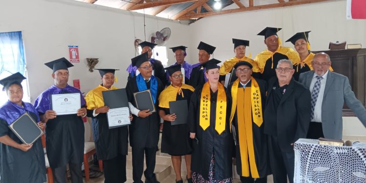 FECCI Realiza Investidura Académica de 14 Capellanes en Azua