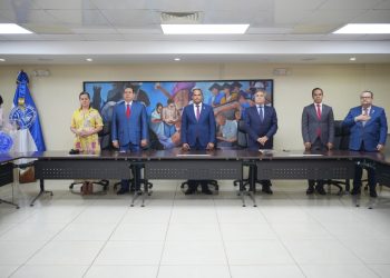 UASD amplía su oferta con dos nuevos doctorados en alianza con universidad española