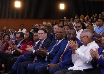 Sanz Lovatón expone sobre la logística como nuevo eje económico ante estudiantes de la UASD