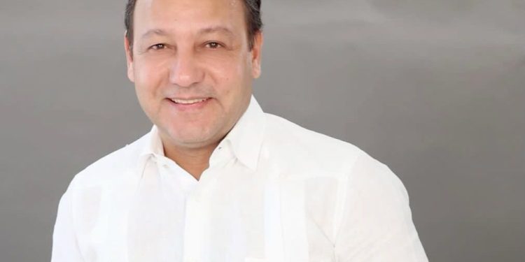 Abel Martínez: “Un gobierno no debe medir la economía por porcentajes, sino por cómo vive su gente”