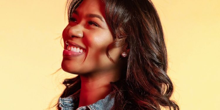 Margarita de la Cruz estrena “Cuando está la presencia del Rey”