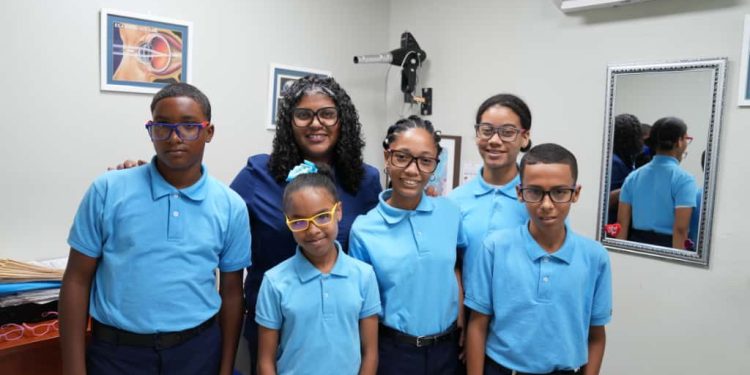 INABIE destaca ha beneficiado a más 46,193 estudiantes con atenciones de salud visual durante este Gobierno, con motivo del Día Mundial de la Visión