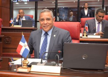 Senador Franklin Romero somete proyecto de ley busca nombrar pista de atletismo SFM con el nombre de Nazario Ramos