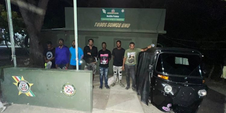 En un centro de acopio en Montecristi detienen grupo de 18 haitianos indocumentados en Las Matas de Santa Cruz