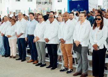 Presidente Abinader y Ministro Bonilla entregan 95 nuevas viviendas en Santo Domingo Oeste