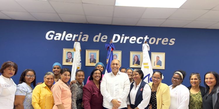 ARS-Semma y UNASE concretan acuerdo con aumento salarial del 25 % para el personal de enfermería