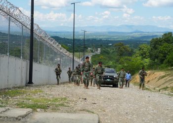 Comandante del Ejército recorre cuatro provincias de la zona fronteriza; reafirma control y seguridad de la frontera