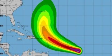 Oleaje de la tormenta Jerry afecta Puerto Rico mientras se aleja de las Islas Sotavento