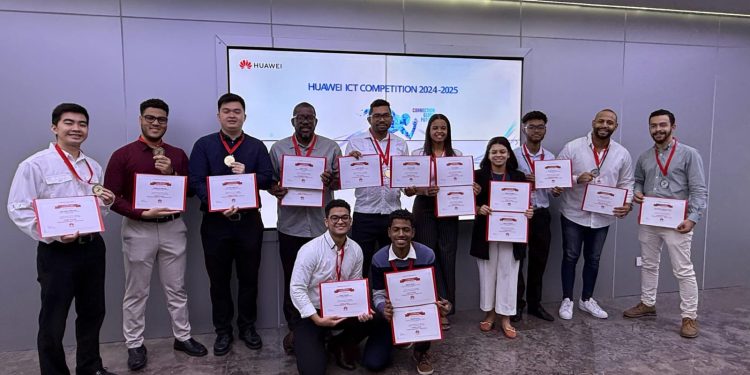 Estudiantes dominicanos destacan en la competencia Huawei ICT frente a participantes de más de 100 países