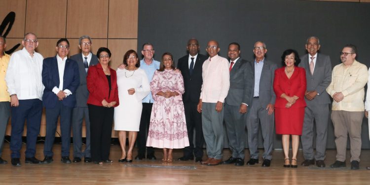 UASD destaca labor de egresados que lideran instituciones de educación superior