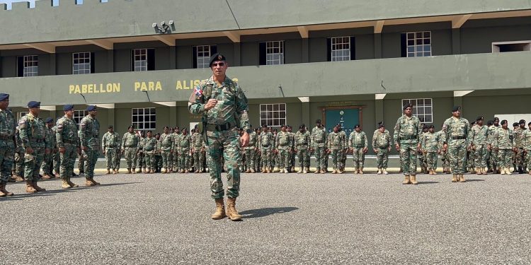 Comandante del Ejército realiza recorrido por las instalaciones de la Segunda, Sexta y Séptima brigadas de infantería