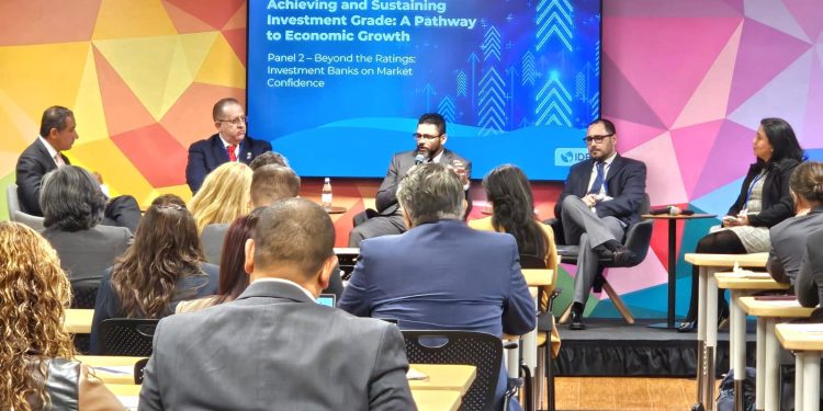 Ministro Magín Díaz desarrolla amplia agenda de trabajo en las Reuniones Anuales del Banco Mundial y el FMI