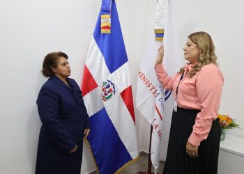 Anna Fernández asume como nueva incumbente de la Oficina Municipal del Ministerio de la Mujer en Jarabacoa