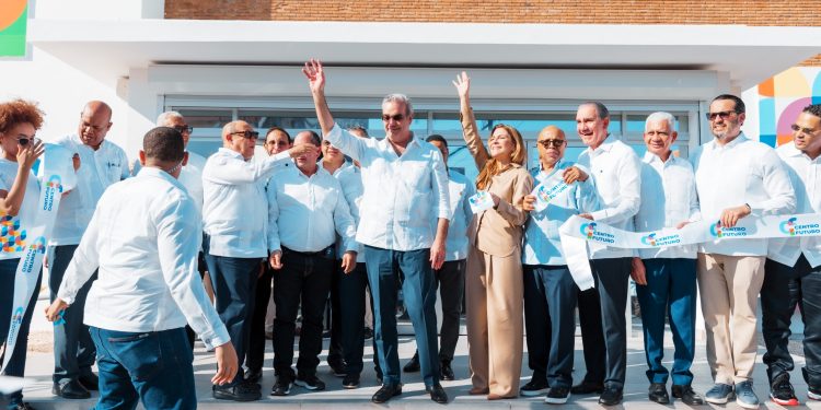 Carolina muestra hitos de su gestión al frente de Santo Domingo