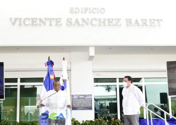 Yayo Sanz Lovatón destaca aportes institucionales de Vicente Sánchez Baret en Aduanas