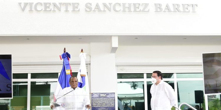 Yayo Sanz Lovatón destaca aportes institucionales de Vicente Sánchez Baret en Aduanas