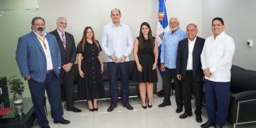 Asociación de Suplidores de Medicamentos reconoce liderazgo y eficiencia de Adolfo Pérez durante su gestión en PROMESE/CAL