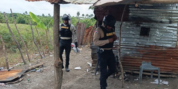 Arrestan dos hombres en Azua y ocupan más de 7, 000 gramos de presunta cocaína