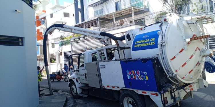 Alcaldía del Distrito Nacional mantiene trabajos preventivos para reducir impacto de las lluvias