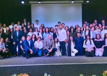 Joel Díaz destaca liderazgo y visión cívica de jóvenes en el “Proyecto Gubernamental” del Colegio Calasanz