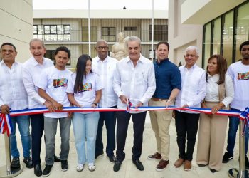 Presidente Abinader inaugura Centro Universitario Regional UASD-Cotuí con 29 aulas; ya suman cuatro los entregados a través del MIVED