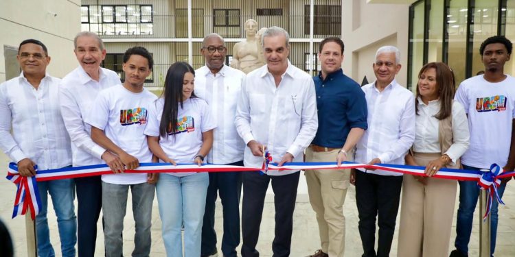 Presidente Abinader inaugura Centro Universitario Regional UASD-Cotuí con 29 aulas; ya suman cuatro los entregados a través del MIVED